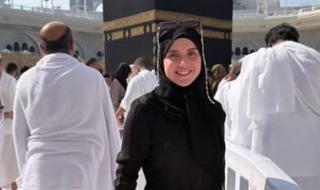 جمعة مباركة.. رنا رئيس تشارك صورا وهي تؤدي مناسك العمرة - الخليج الان