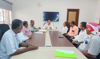 مدير مياه عدن يستقبل فريقًا من مؤسسة مياه وادي وصحراء حضرموت لمناقشة سُبل تعزيز التعاون المشترك