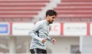 محمد علي بن رمضان ينتظم في تدريبات الأهلي الجماعية - الخليج الان