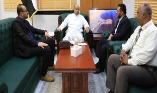 عضو مجلس القيادة الرئاسي يبحث مع قيادة كاك بنك توسيع الشراكة لدعم التنمية والاستثمار