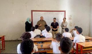 مدير عام صيرة يتفقد سير العملية التعليمية مدرستي شمسان والبيحاني