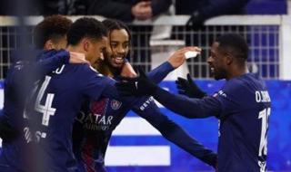 أوكسير ضد بي اس جي.. باريس سان جيرمان يفوز بصعوبة على أوكسير بهدف باركولا في الدوري الفرنسي - الخليج الان