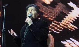 "مش قادر يقف".. أول ظهور لـ هاني شاكر بعد خضوعه لجراحة بالعمود الفقري - الخليج الان