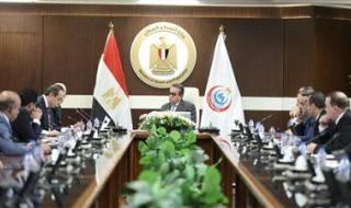 وزير الصحة يتابع الاستعدادات للتشغيل التجريبي لمنظومة التأمين الصحي الشامل بمحافظة المنيا - الخليج الان