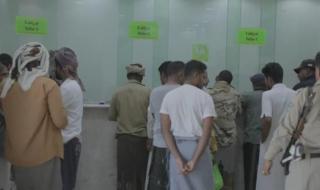 بدء صرف مرتبات النخبة والأجهزة الأمنية بساحل حضرموت عبر بنك القطيبي