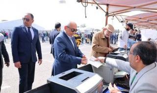 نقيب المهندسين يدلي بصوته في انتخابات النقابة.. ويدعو المهندسين للمشاركة - الخليج الان