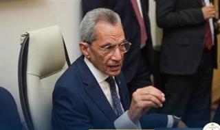 المستشار هانى حنا يؤكد أهمية تطوير منظومة الاتصال السياسي بين الحكومة والبرلمان - الخليج الان
