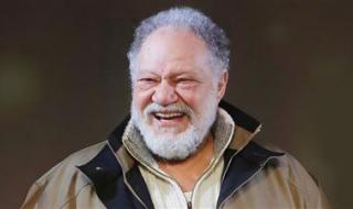 قيمة كبيرة وموهبة نادرة.. ليلى علوي تحتفل بعيد ميلاد يحيي الفخراني - الخليج الان