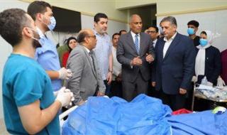 محافظ كفرالشيخ يطمئن على رئيس قرية أُصيبت أثناء أداء واجبها.. ويوجه بتوفير الرعاية الطبية الكاملة - الخليج الان